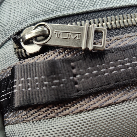 Tumi Bravo Recruit 3-in-1 Chest Pack - Picture 5 of 8